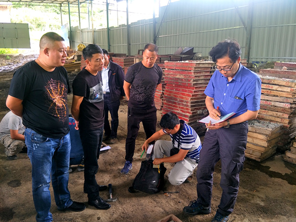 昆明理工大學(xué)地質(zhì)教授韓潤(rùn)生到貴州開(kāi)元進(jìn)行技術(shù)交流